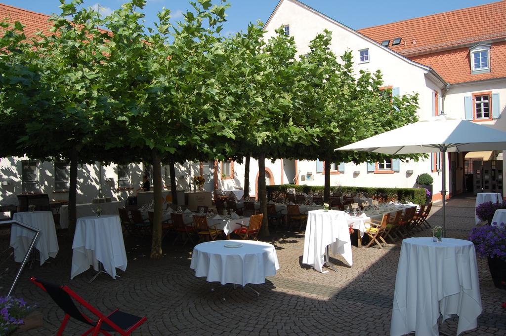 Landhotel Zum Schwanen Mit Restaurant Mona Liza Osthofen Esterno foto