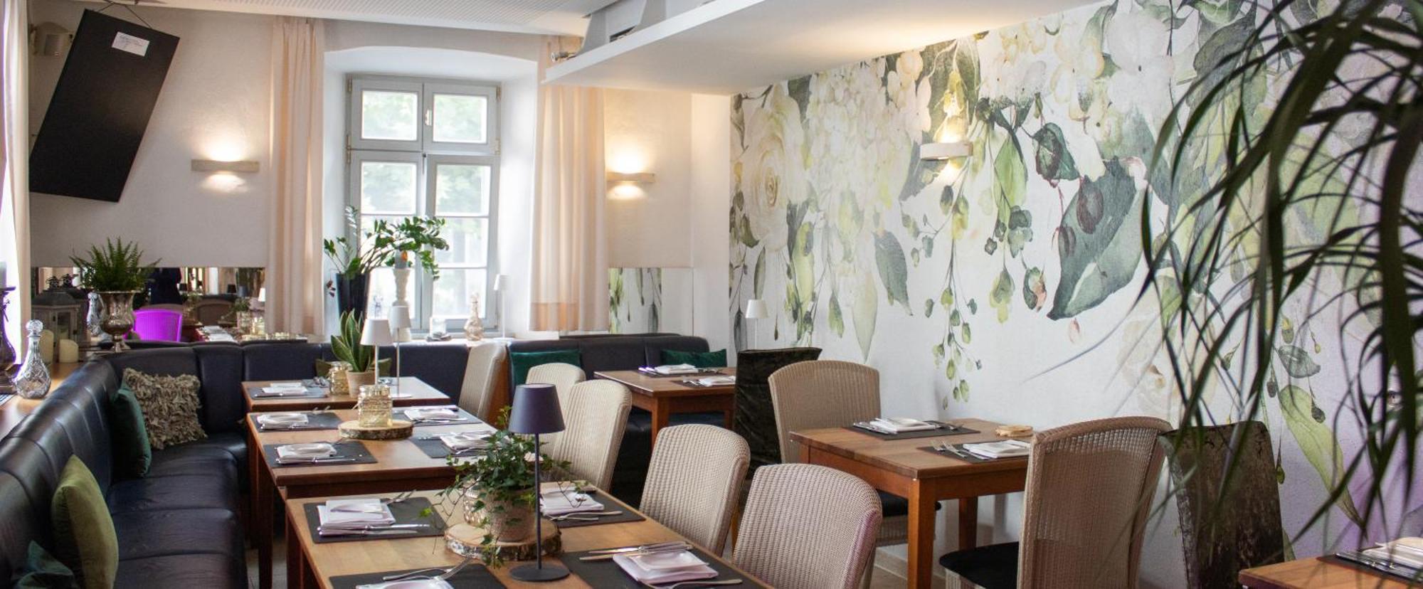 Landhotel Zum Schwanen Mit Restaurant Mona Liza Osthofen Esterno foto